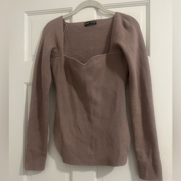 Slit Hem Ribbed Knit Sweater - Picture 9 of 11